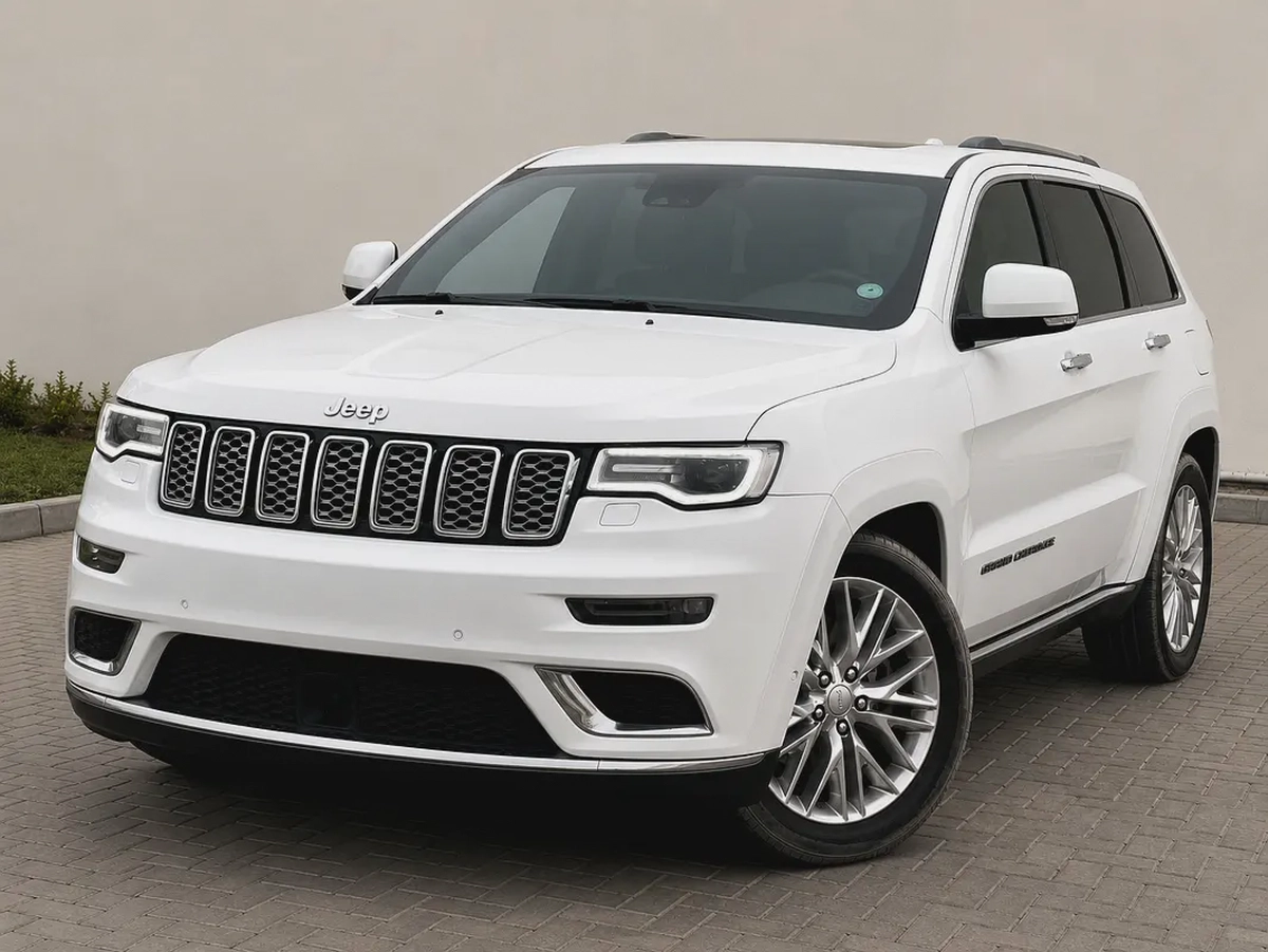 AED 1,338 | Jeep Grand Cherokee Summit | 5.7L HEMI V8 2018 | GCC Specs |-3-3