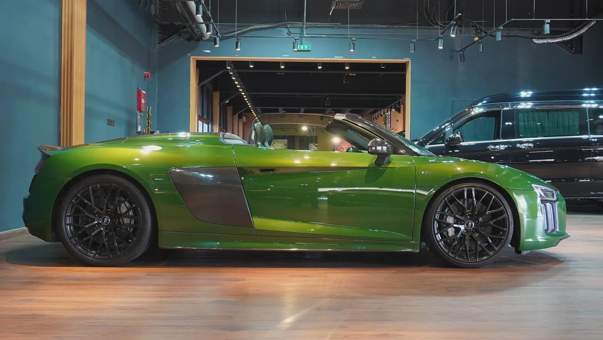 2018 Audi R8 V10 Quatrro | Very Clean | Soft Top | Carbon fiber trim-4-4