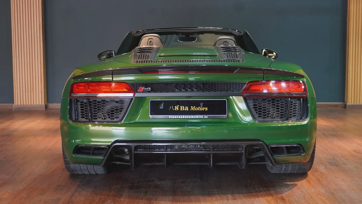 2018 Audi R8 V10 Quatrro | Very Clean | Soft Top | Carbon fiber trim-6-6