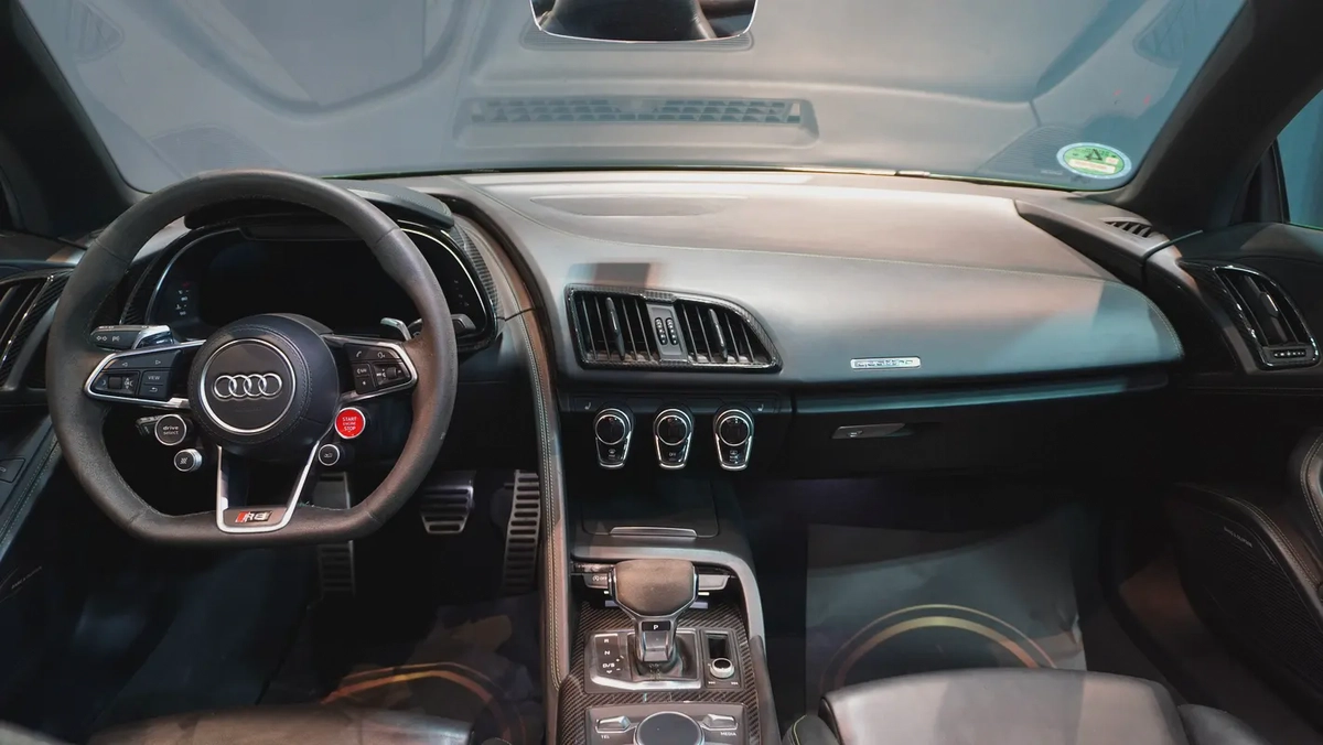 2018 Audi R8 V10 Quatrro | Very Clean | Soft Top | Carbon fiber trim-11-11