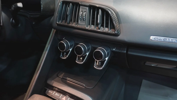 2018 Audi R8 V10 Quatrro | Very Clean | Soft Top | Carbon fiber trim
