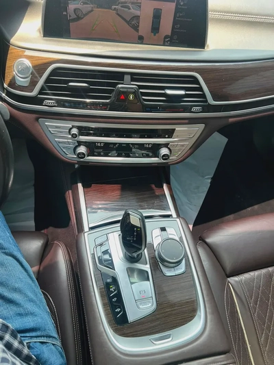BMW 7-Series 745Li 2020 | Korean Specs | Luxury Sedan-9