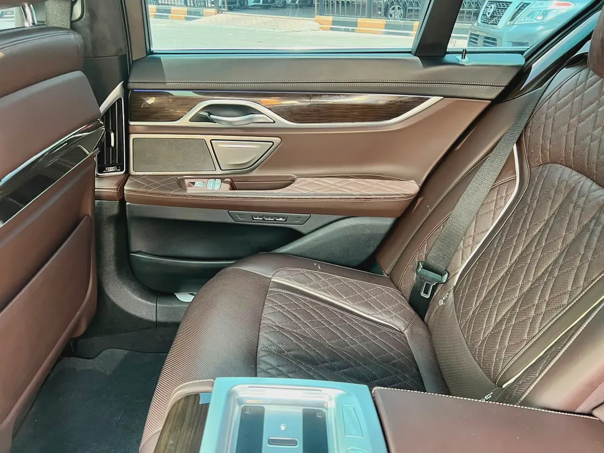 BMW 7-Series 745Li 2020 | Korean Specs | Luxury Sedan-8-8