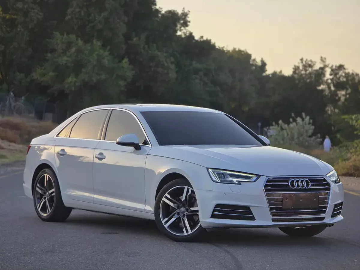 Audi A4 2019 - Korean Specs - Excellent Condition - Full opition - Low mileage