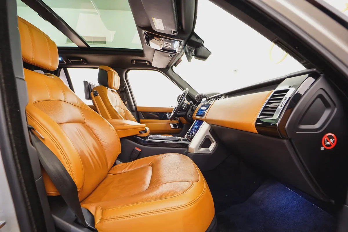 AED 2134 PM | RANGE ROVER AUTOBIOGRAPHY 2018 | FULL AGENCY HISTORY | 1 YEAR WARRANTY | GCC-14-14