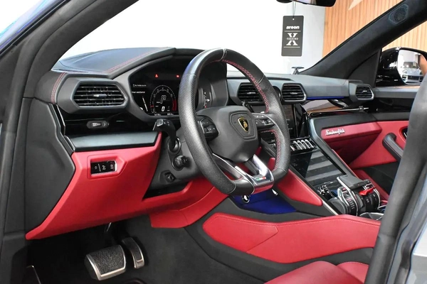 Lamborghini Urus S 2023 - 4.0L V8 Twin-Turbo - Pristine Condition