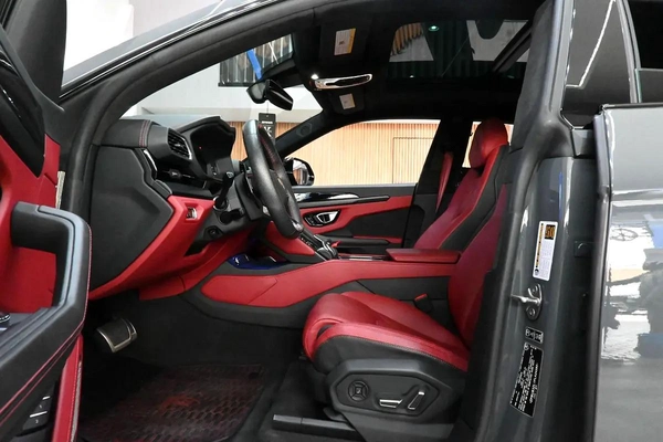 Lamborghini Urus S 2023 - 4.0L V8 Twin-Turbo - Pristine Condition