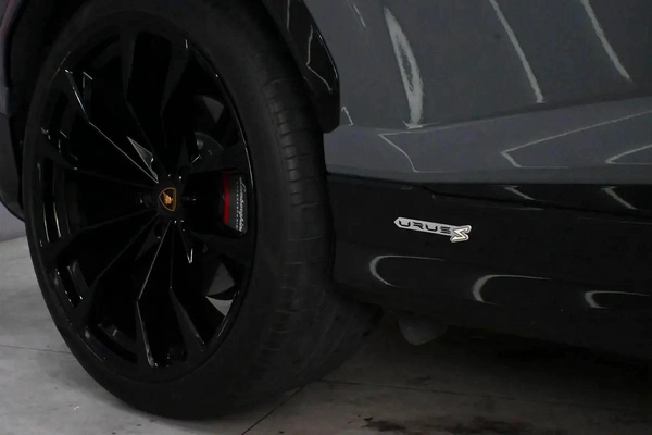 Lamborghini Urus S 2023 - 4.0L V8 Twin-Turbo - Pristine Condition