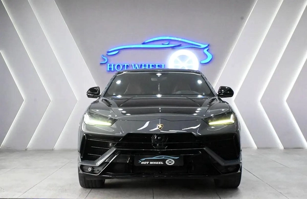 Lamborghini Urus S 2023 - 4.0L V8 Twin-Turbo - Pristine Condition