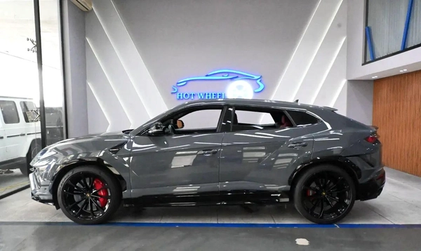 Lamborghini Urus S 2023 - 4.0L V8 Twin-Turbo - Pristine Condition