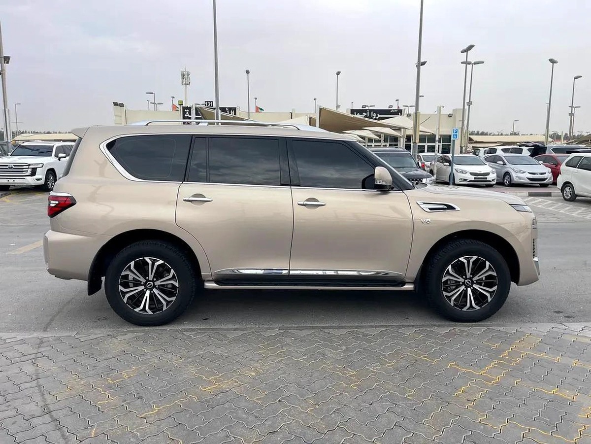 Nissan Patrol LE Titanium 2022 - GCC Specs - Excellent Condition-6-6
