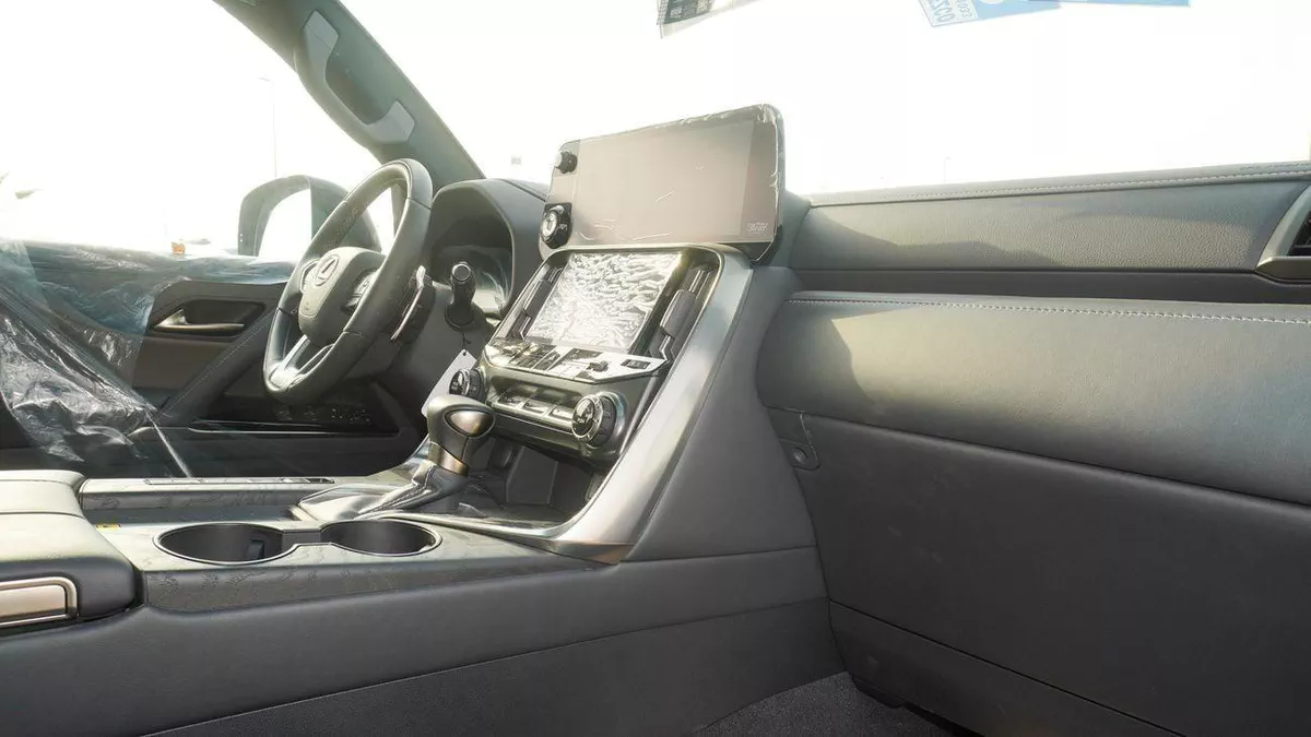 Lexus LX600 OVERTRAIL 3.5L V6-11-0
