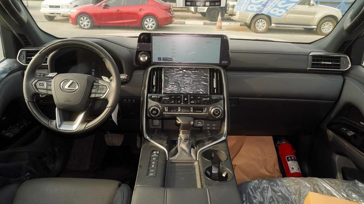 Lexus LX600 OVERTRAIL 3.5L V6-7-0