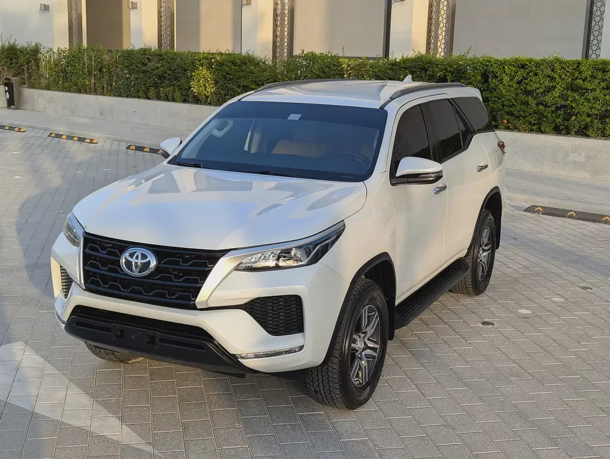 2023 Toyota Fortuner EXR - V4 2.7L 4X4 - Original Paint - GCC Specs - Like New!-1-1