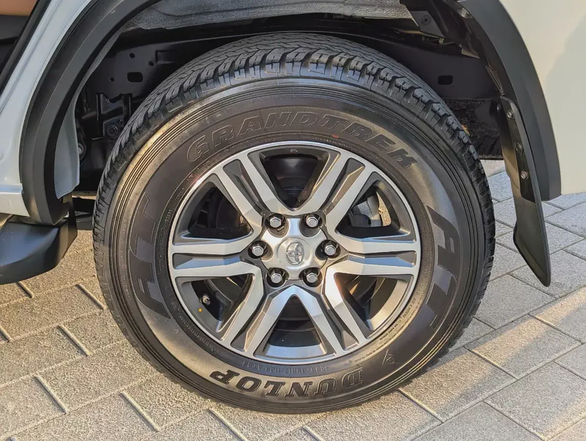 2023 Toyota Fortuner EXR - V4 2.7L 4X4 - Original Paint - GCC Specs - Like New!-8-8