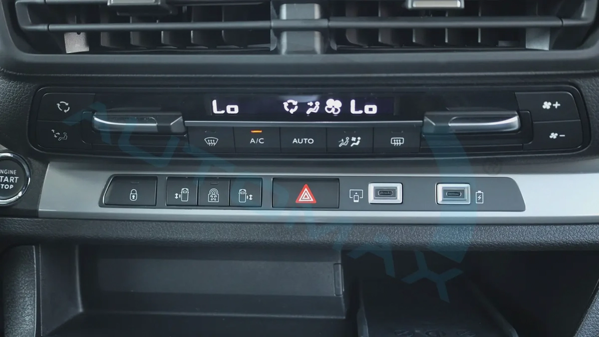 2025 Fiat Ulysse VIP Shuttle 2.0T BlueHDi GCC 0Km With 5 Years Or 100K Km Warranty @Official Dealer-11-11