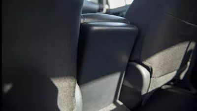 Toyota Hilux GL HILUX 2.4L MED OPTION-18