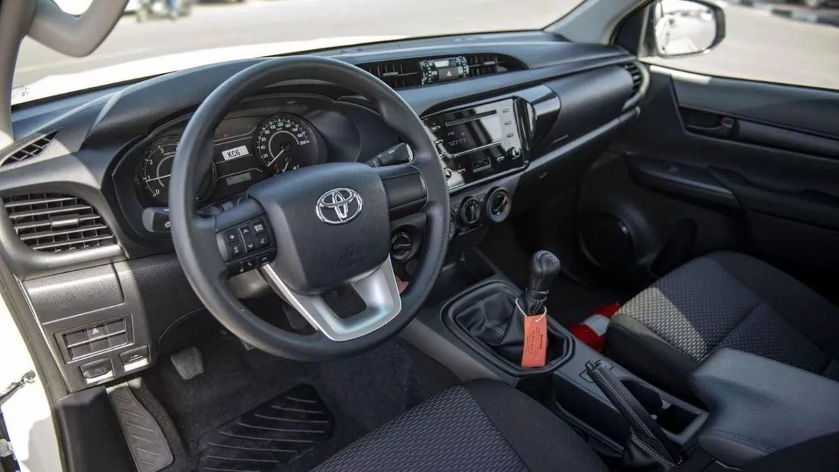 Toyota Hilux GL HILUX 2.4L MED OPTION-9-0