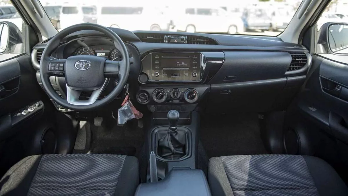 Toyota Hilux GL HILUX 2.4L MED OPTION-10-0