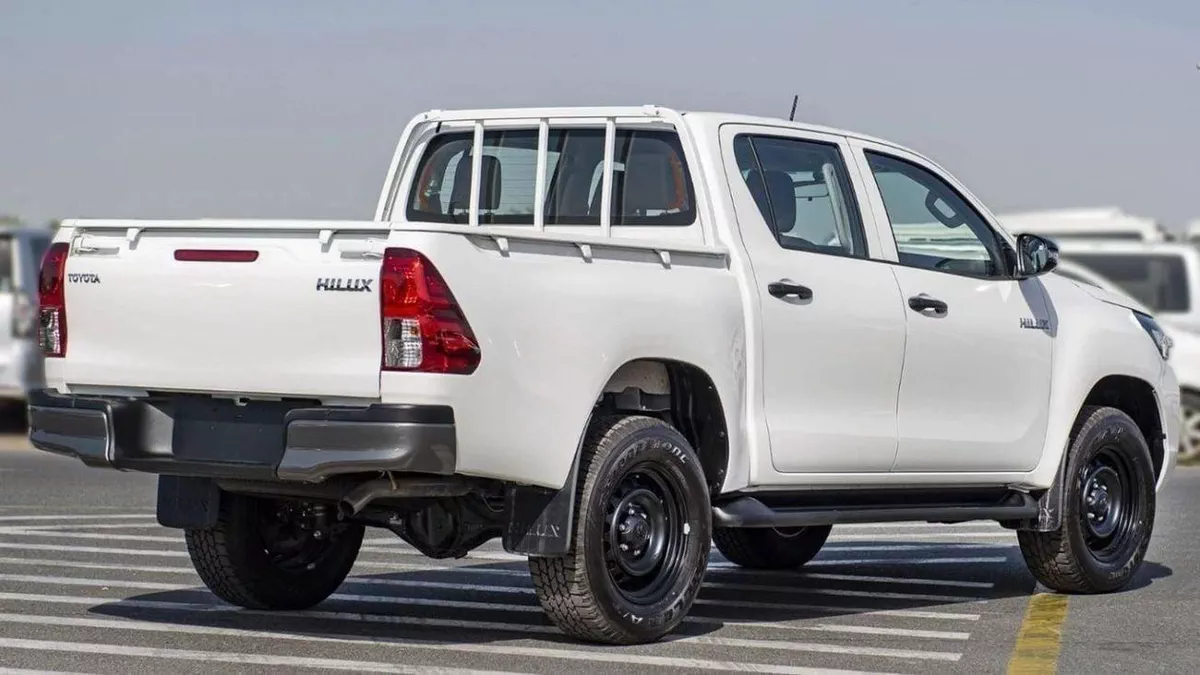 Toyota Hilux GL HILUX 2.4L MED OPTION-2-0