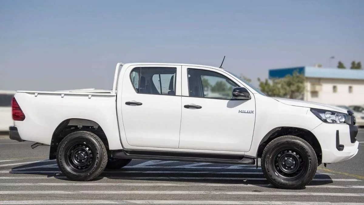 Toyota Hilux GL HILUX 2.4L MED OPTION-5-0