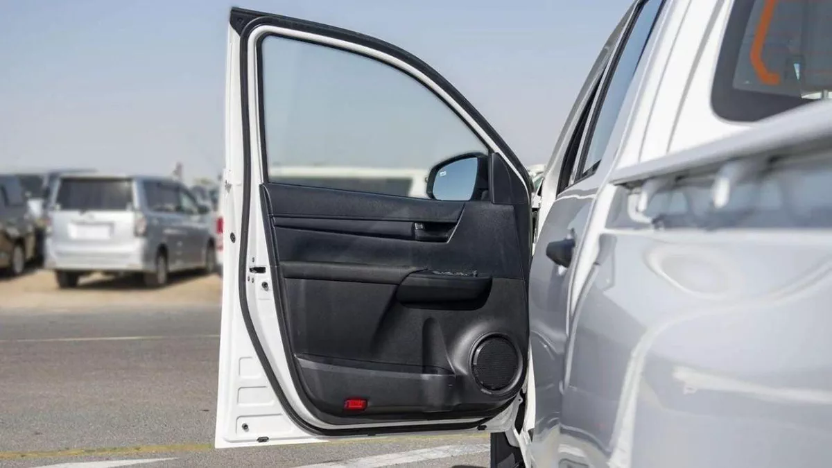 Toyota Hilux GL HILUX 2.4L MED OPTION-7-0
