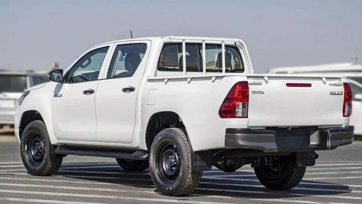 Toyota Hilux GL HILUX 2.4L MED OPTION-8-0