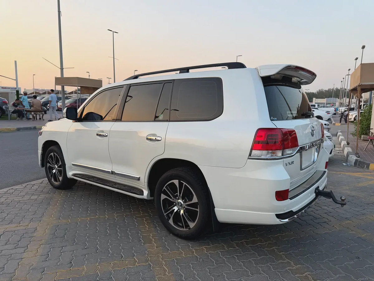 تويوتا لاند كروزر 2010 VXR V8 محول الشكل الجديد 2021-4-4