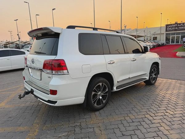 تويوتا لاند كروزر 2010 VXR V8 محول الشكل الجديد 2021