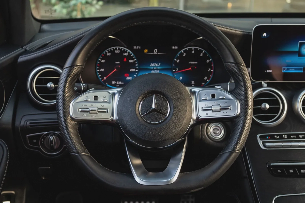 Mercedes-Benz GLC 200 2020-12-12