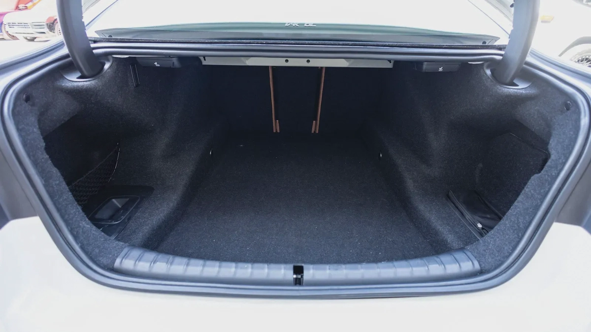 BMW 5 Series 520 2021-8-8
