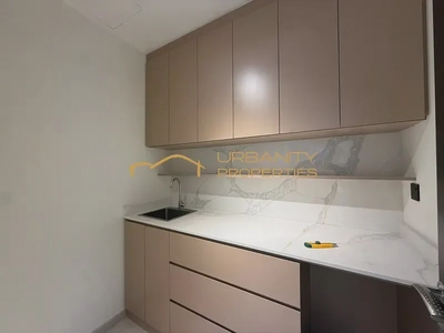 Fully Fitted Office | 2 Parking | Prime Business Bay Location-2