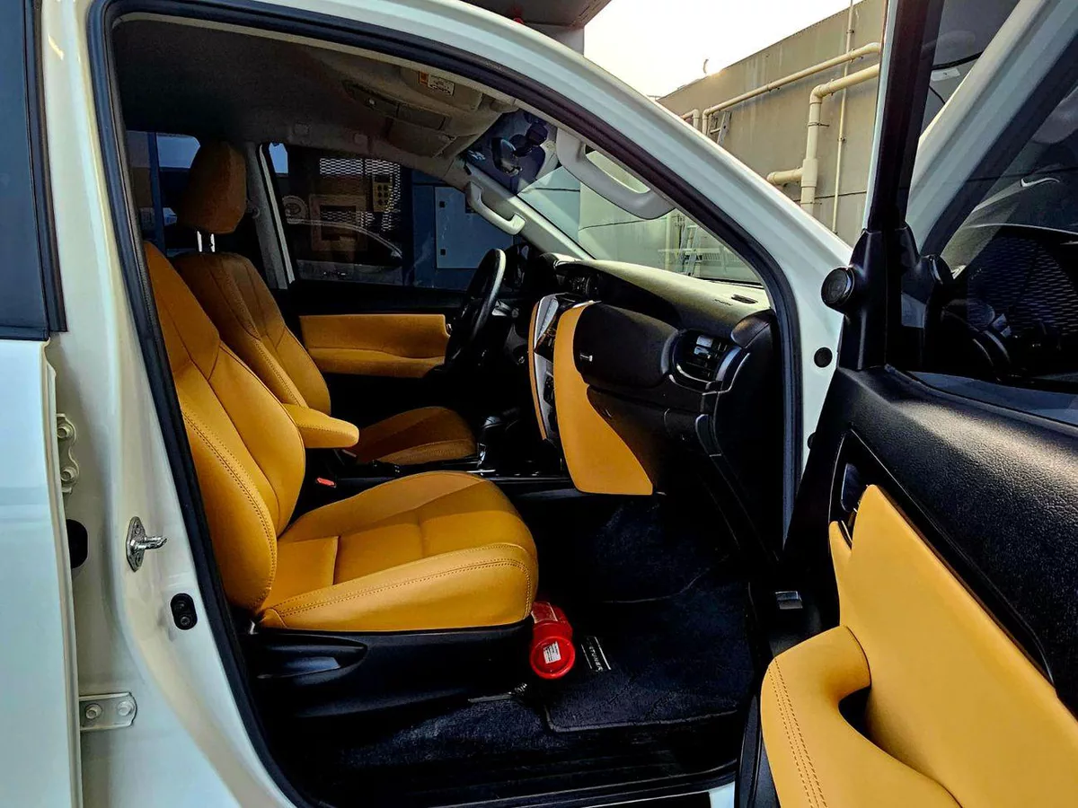 Toyota Fortuner EXR FORTUNER EXR / V4 2.7L / LEATHER SEATS / DVD CAMERA / LOW MILEAGE-12-0