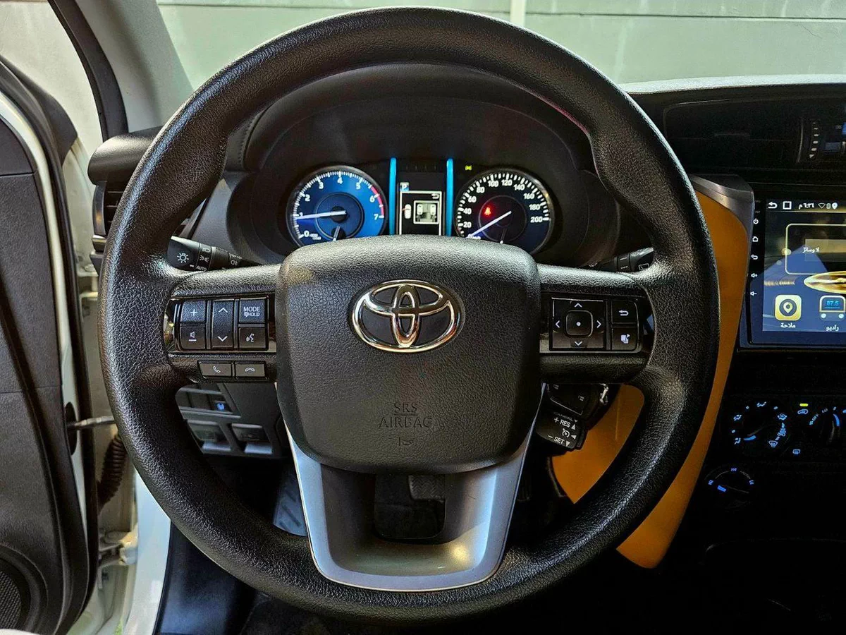 Toyota Fortuner EXR FORTUNER EXR / V4 2.7L / LEATHER SEATS / DVD CAMERA / LOW MILEAGE-20-0
