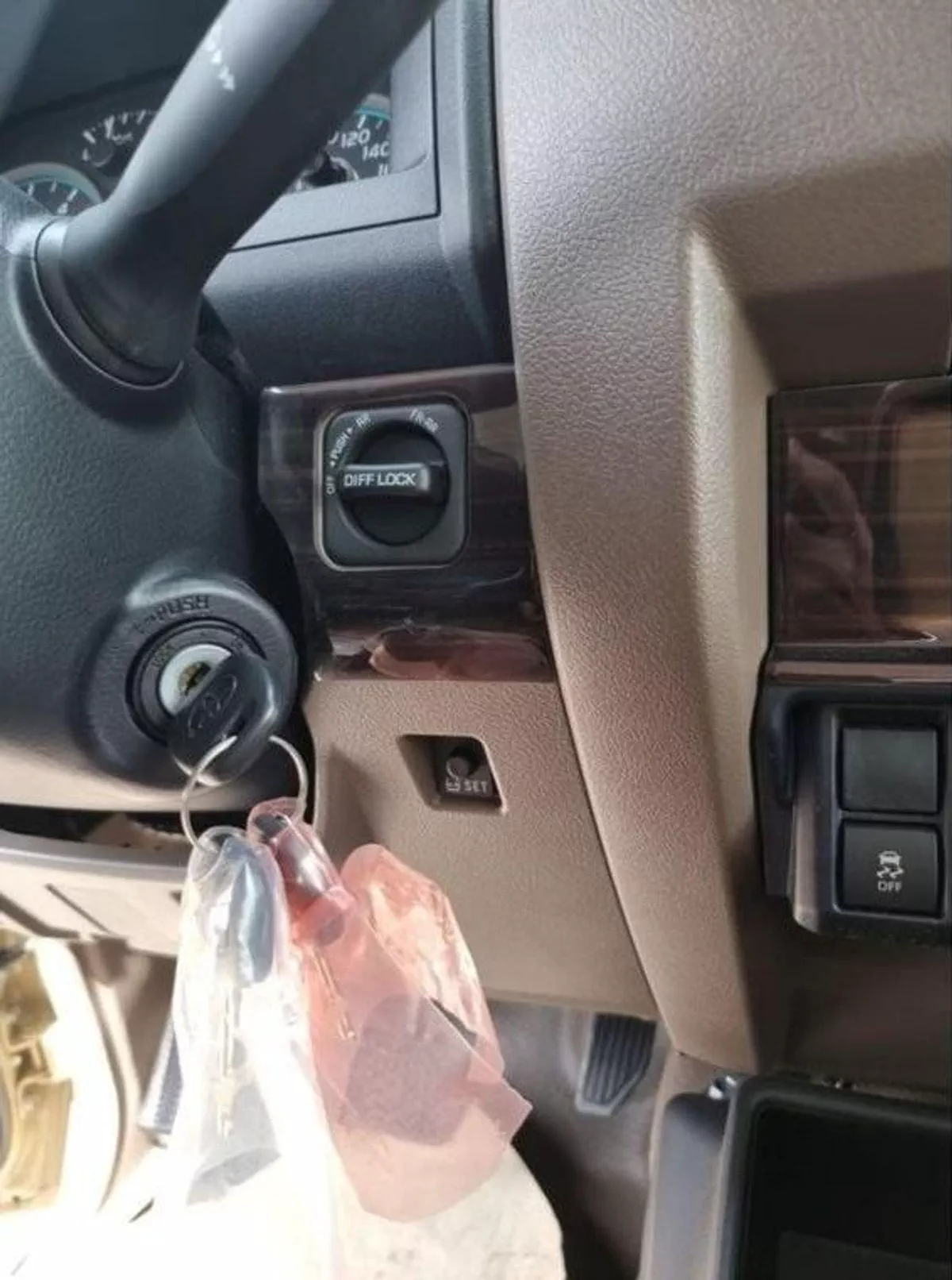 Toyota Land Cruiser Pick Up VDJ79 2.8L DIESEL A/T FULL OPTION DOUBLE CABIN PICKUP-10-0