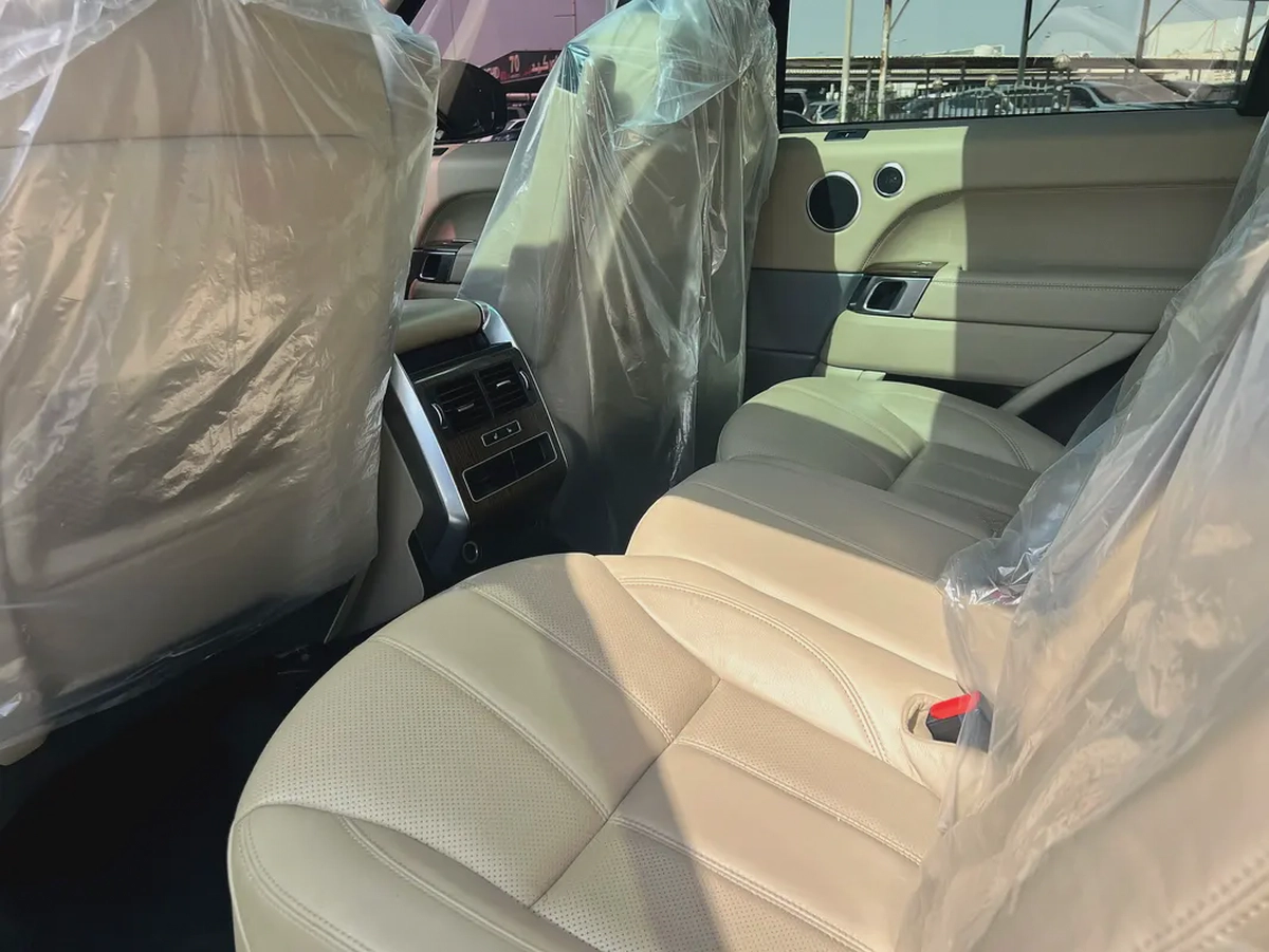 Land Rover Range Rover Sport HSE 2017 - American Specs - Excellent Condition-9-9