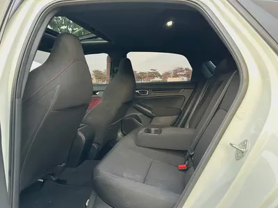 Honda Civic 2022 Si - full options- in excellent condition  - 1.5 turbo ( 200HP )-12