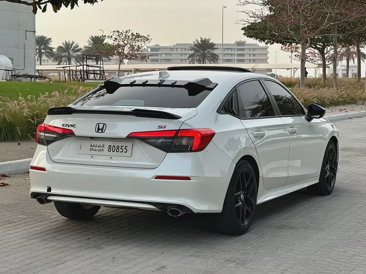 Honda Civic 2022 Si - full options- in excellent condition  - 1.5 turbo ( 200HP )-5-5