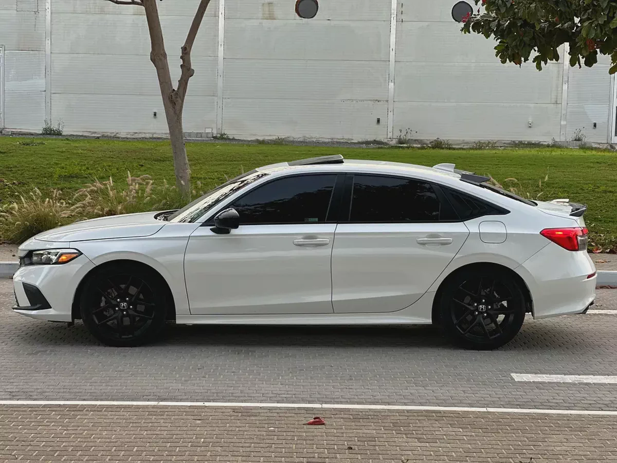 Honda Civic 2022 Si - full options- in excellent condition  - 1.5 turbo ( 200HP )-6-6