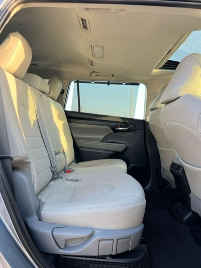 Toyota Highlander 2022 Toyota Highlander Hybrid GLE Full Option Gcc -2.5L V4 - Rear Camera & Sensor - Leather Seat - S-16