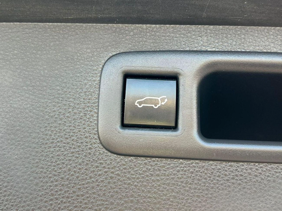 Toyota Highlander 2022 Toyota Highlander Hybrid GLE Full Option Gcc -2.5L V4 - Rear Camera & Sensor - Leather Seat - S-19-0