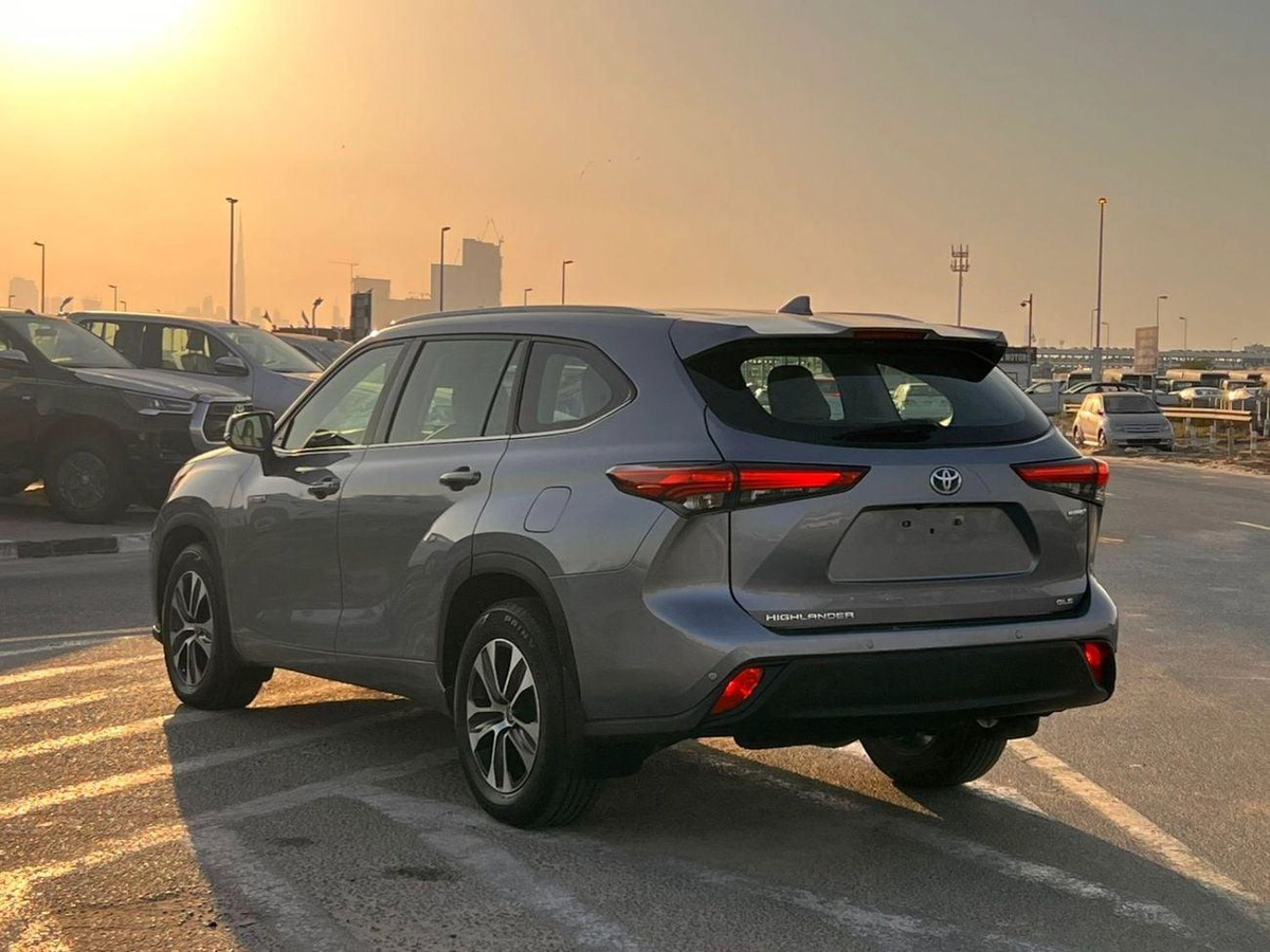 Toyota Highlander 2022 Toyota Highlander Hybrid GLE Full Option Gcc -2.5L V4 - Rear Camera & Sensor - Leather Seat - S-4-0