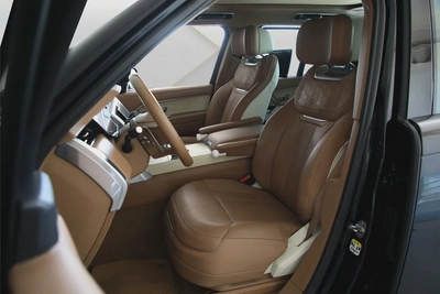 RANGE ROVER VOGUE SV - 2023 - GCC - LOW MILEAGE - FULLY LOADED - AMAZING CONDITION-8