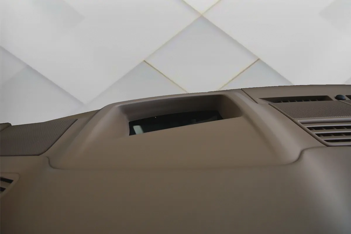 RANGE ROVER VOGUE SV - 2023 - GCC - LOW MILEAGE - FULLY LOADED - AMAZING CONDITION-12-12
