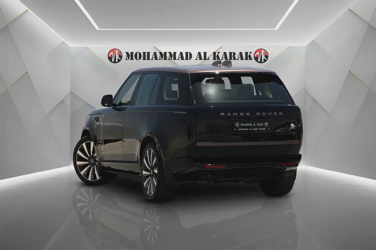 RANGE ROVER VOGUE SV - 2023 - GCC - LOW MILEAGE - FULLY LOADED - AMAZING CONDITION-4-4