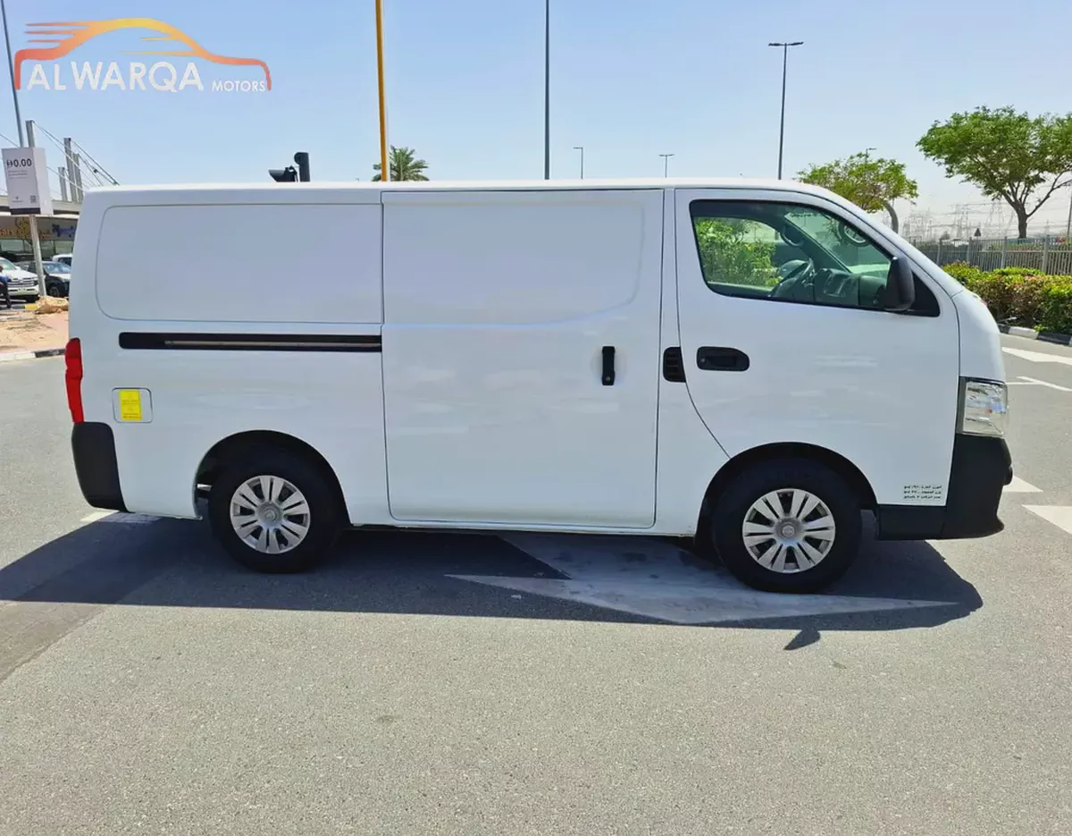 Automatic Gear 2021 Nissan Urvan Full Delivery Van-5-5