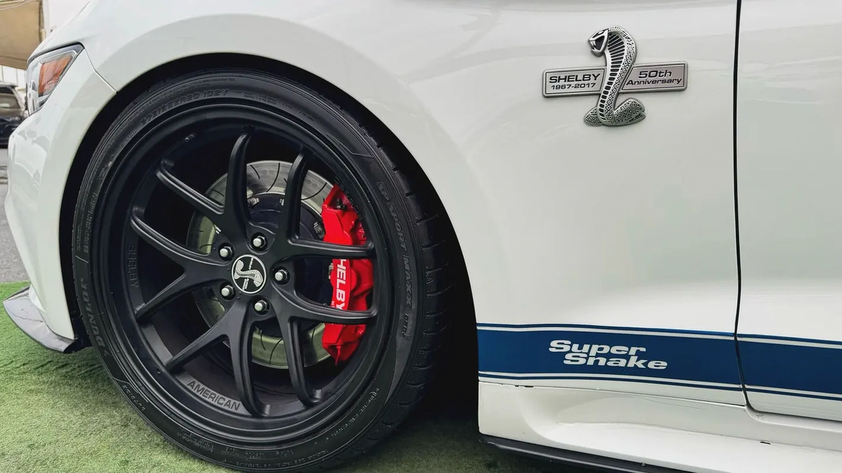 2017Ford Mustang Shelby Super Snake | GCC Specs 2017 موستنغ شلبي سوبر سنيك 2017 خليجي-9-9