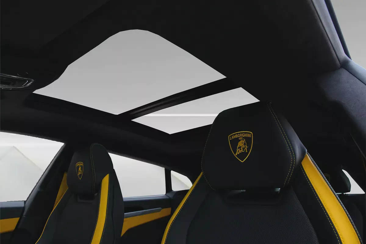 2025 LAMBORGHINI URUS SE - BRAND NEW - FULLY LOADED - LOCAL REGISTRATION-9-9