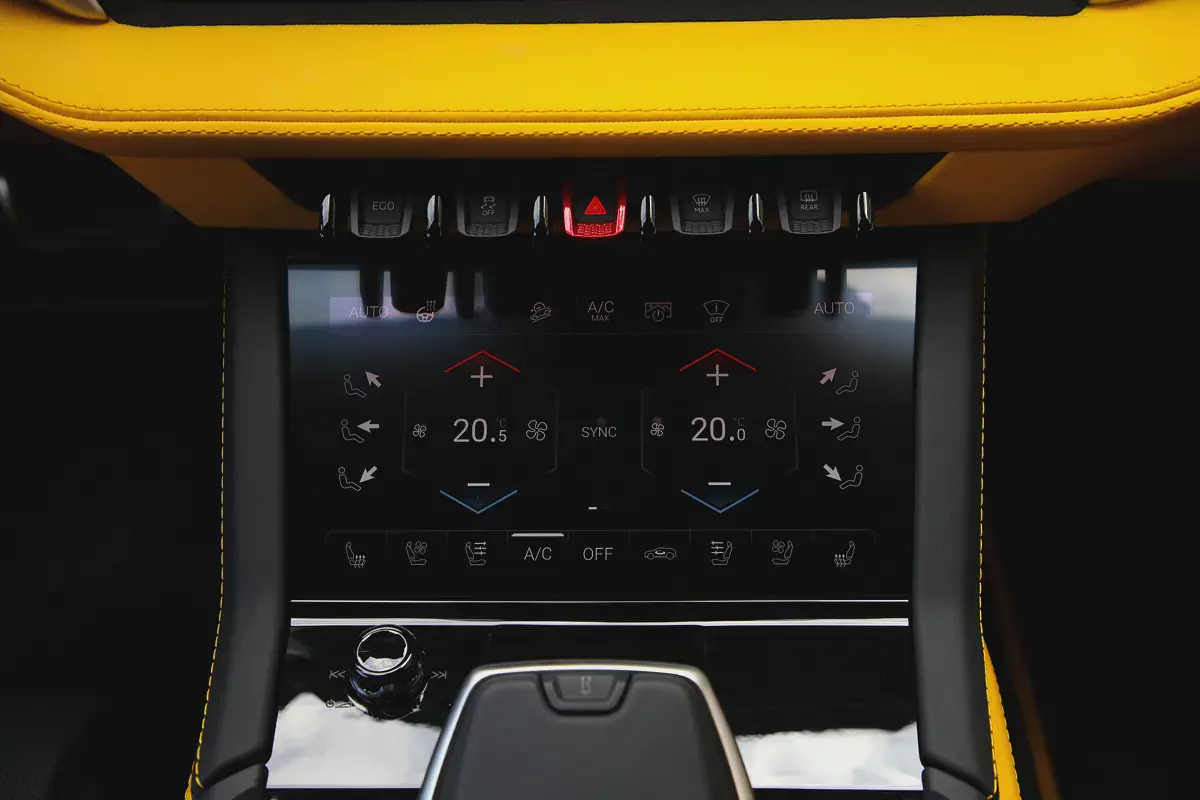 2025 LAMBORGHINI URUS SE - BRAND NEW - FULLY LOADED - LOCAL REGISTRATION-16-16