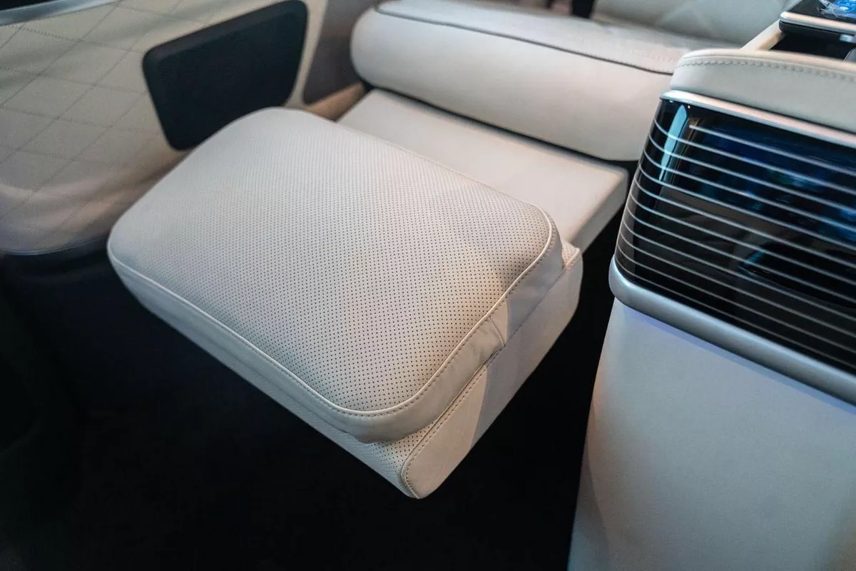 Mercedes Benz V300 AVANTGARDE MBS Dreamliner VIP-8-0